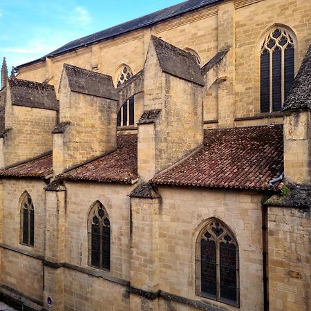 Appartement Avec Terrasse & Parking Sarlat Centre Exterior photo
