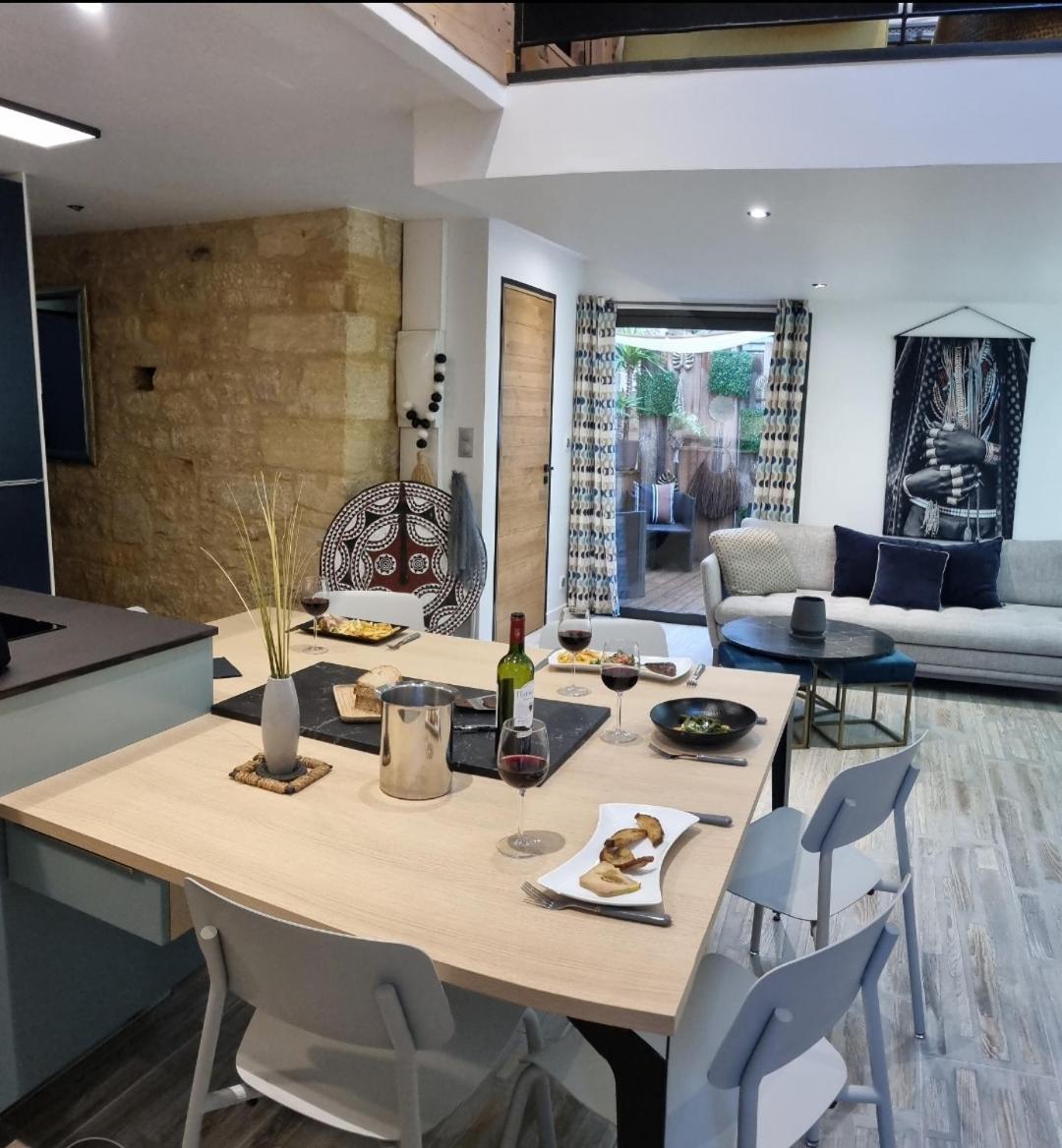 Appartement Avec Terrasse & Parking Sarlat Centre Exterior photo